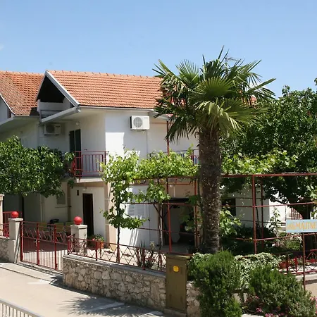 12721a Apartment *